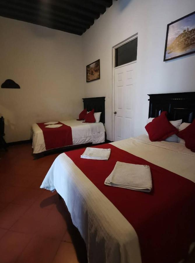 Hotel Colonial Morelia Bagian luar foto